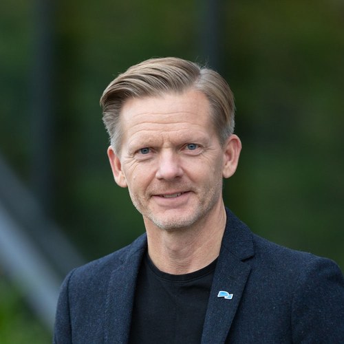 Tage Pettersen, ishockeypresident og stortingsrepresentant (H)